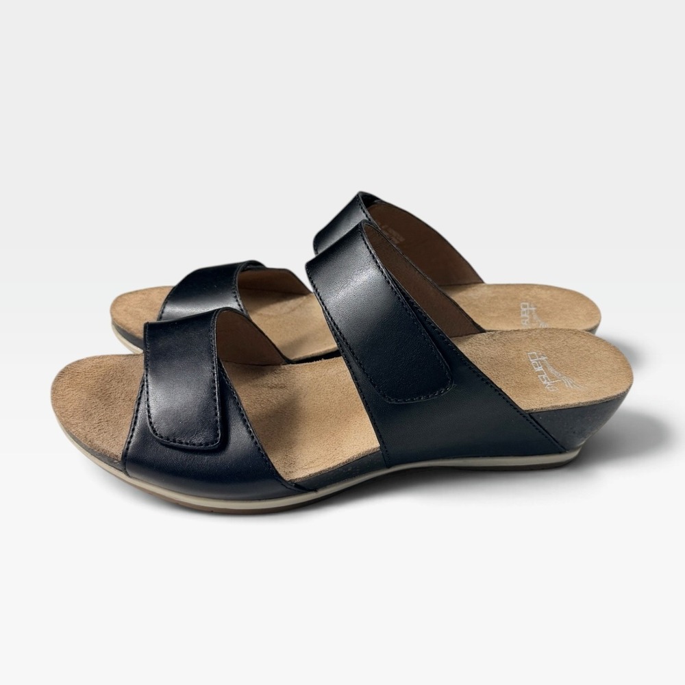 Dansko Vienna Slide Sandal Womens 41 Black Full Grain Leather Wedge NEW - Picture 2 of 12